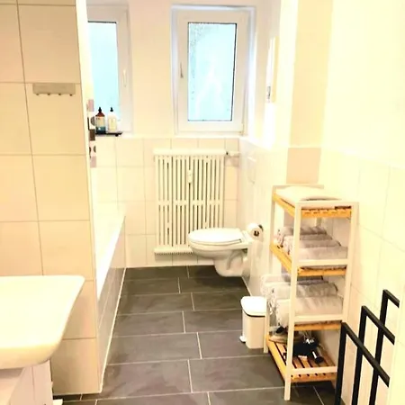 City Apartment Duisburg Netflix &Wlan & Kingsize Bett & Big Tv & Central Exterior foto