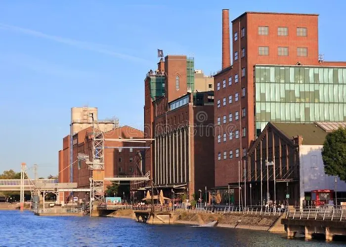 City Apartment Duisburg 2#Netflix &Wlan &Kingsize Bett & Kaffee Maschine & Central & 500M Innenhafen & 2 Min U Bahn