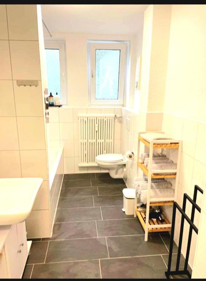 Apartment 2#netflix &wlan &kingsize Bett & Kaffee Maschine & & 500m Innenhafen & 2 Min U Bahn *